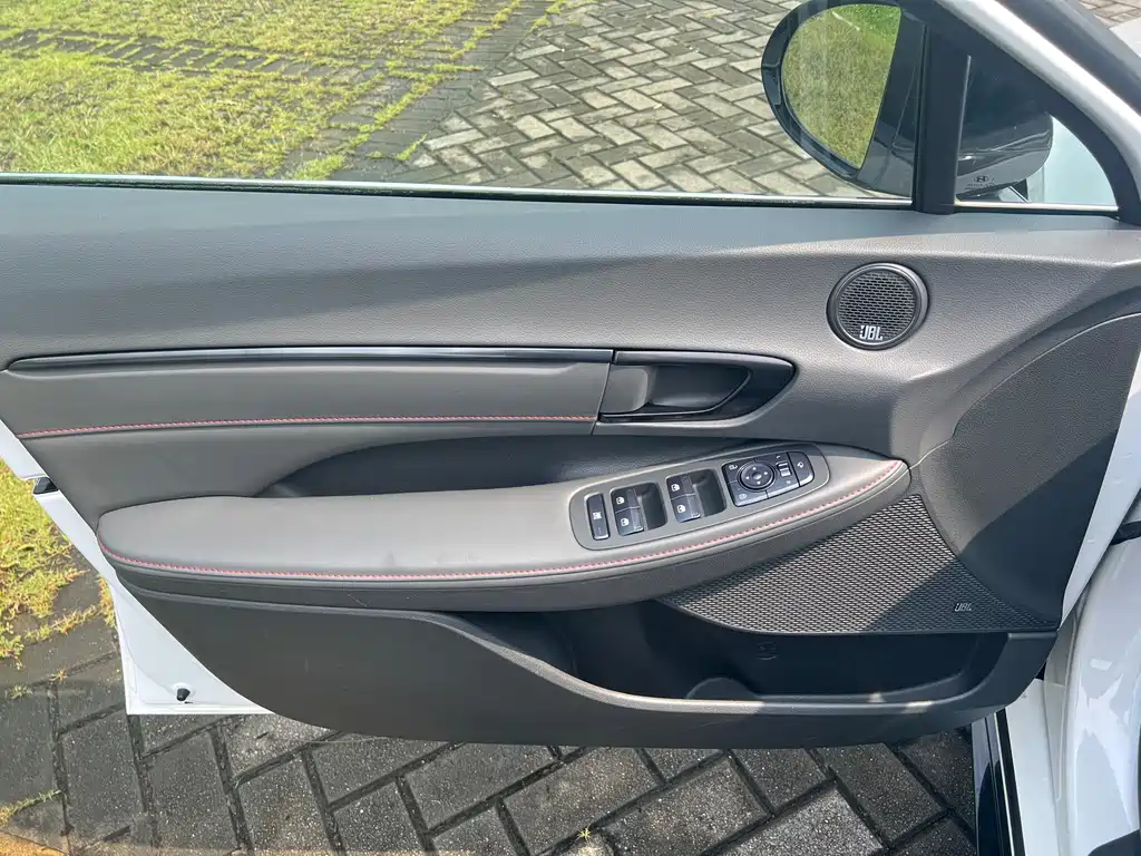 Hyundai Sonata — миниатюра 9