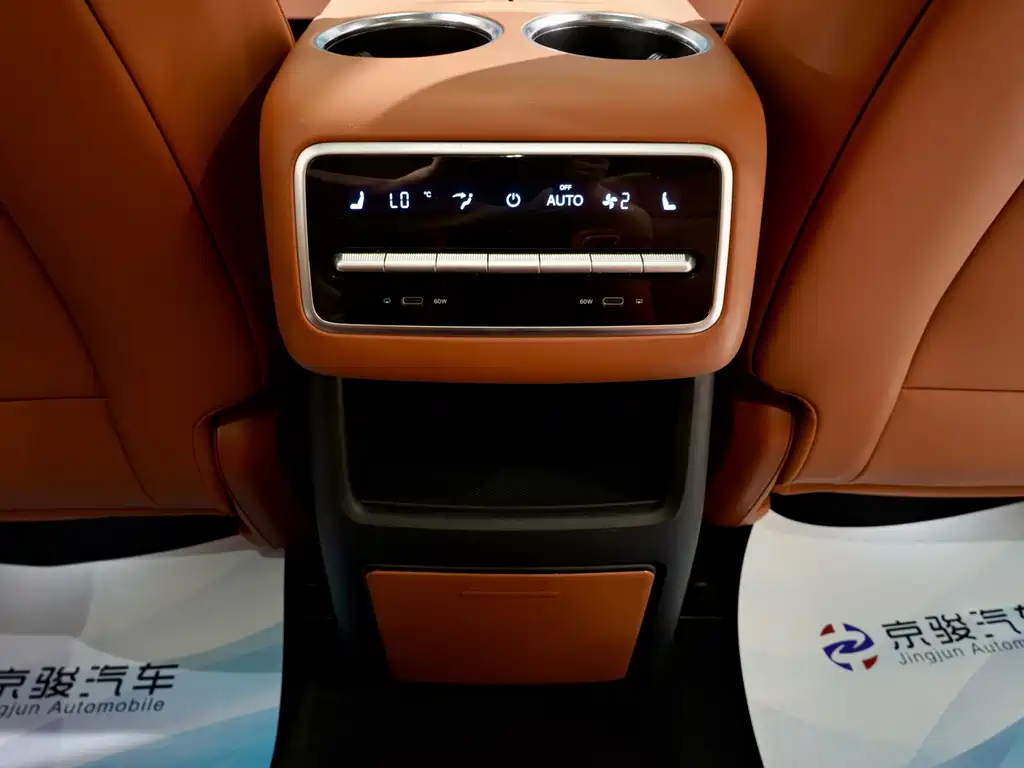 Li Auto Li L8 — миниатюра 10