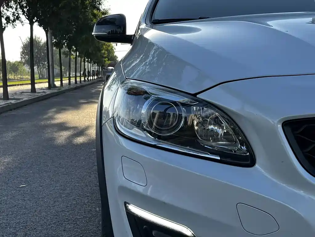Volvo V60 — миниатюра 10
