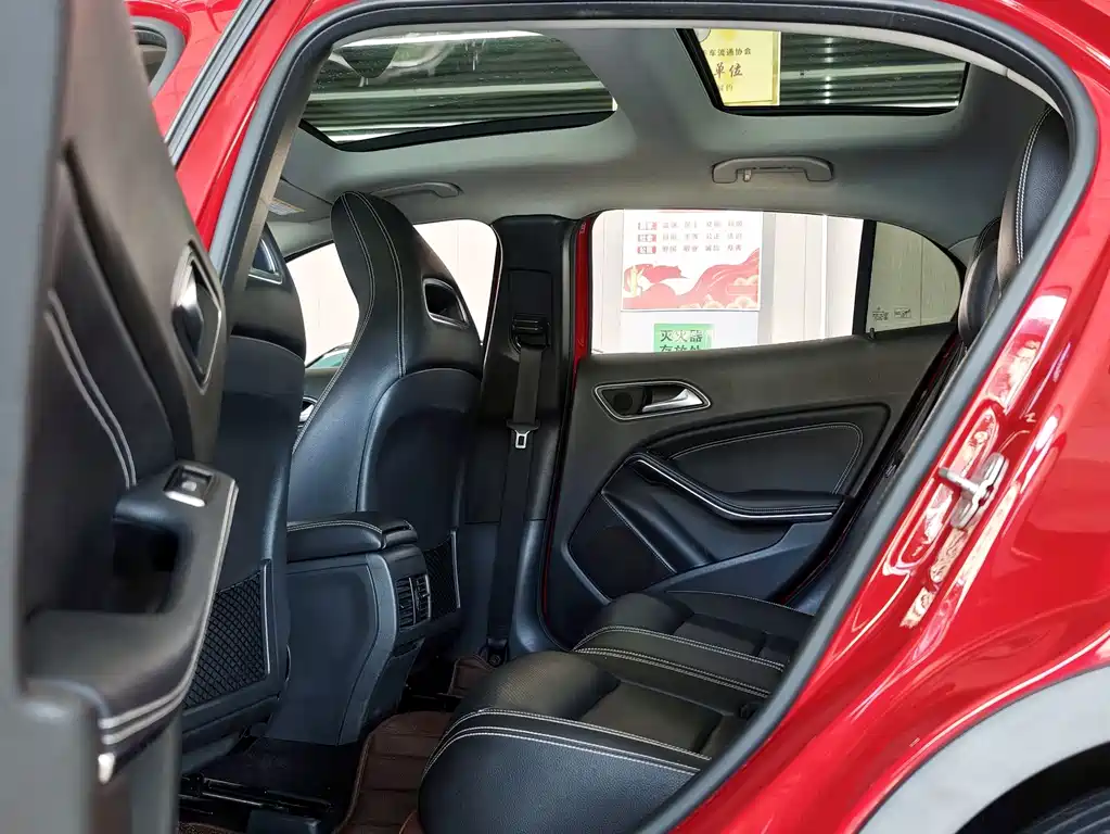 Mercedes-Benz GLA — миниатюра 7
