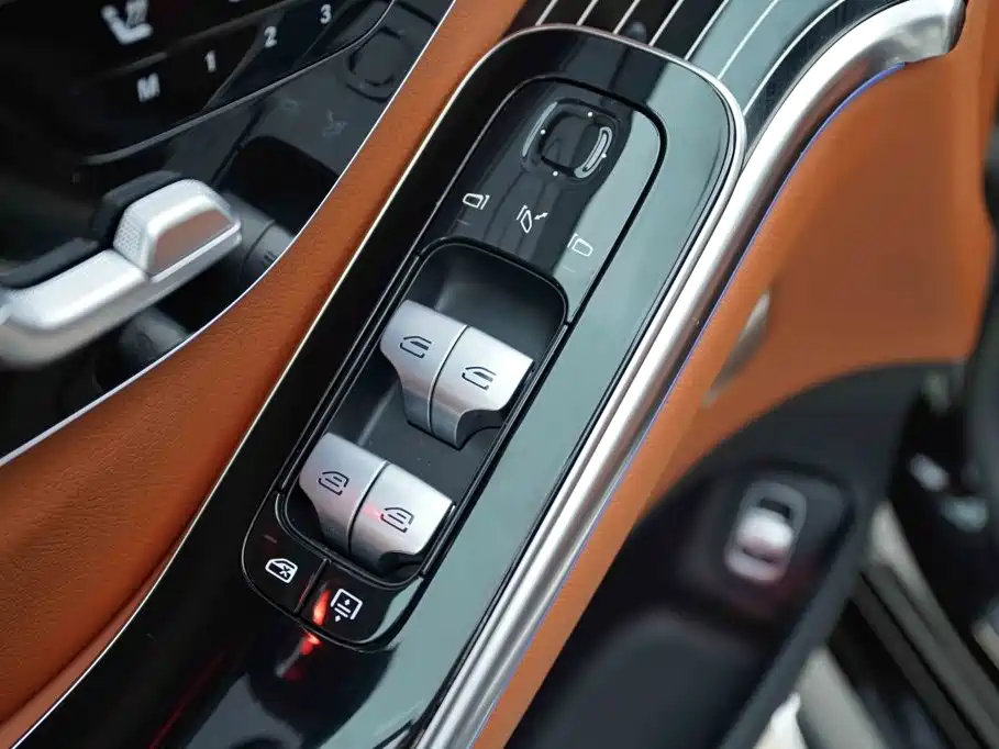 Mercedes-Benz S-Class — миниатюра 9