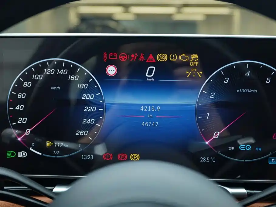 Mercedes-Benz S-Class — миниатюра 7