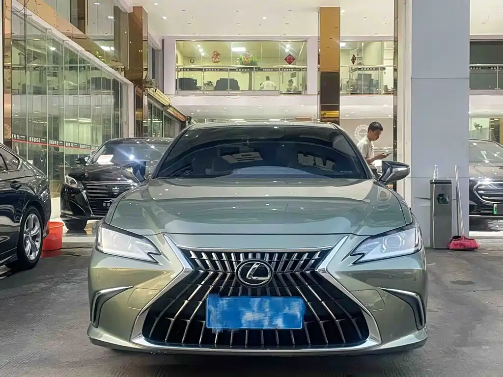 Lexus ES — миниатюра 2