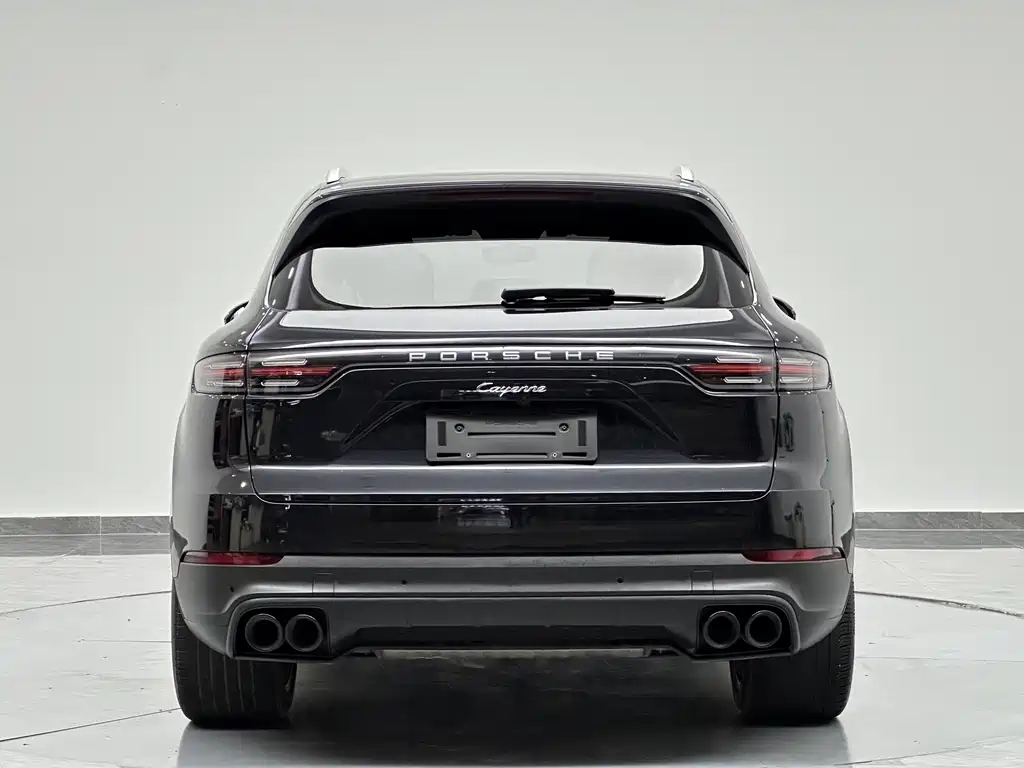 Porsche Cayenne — миниатюра 7