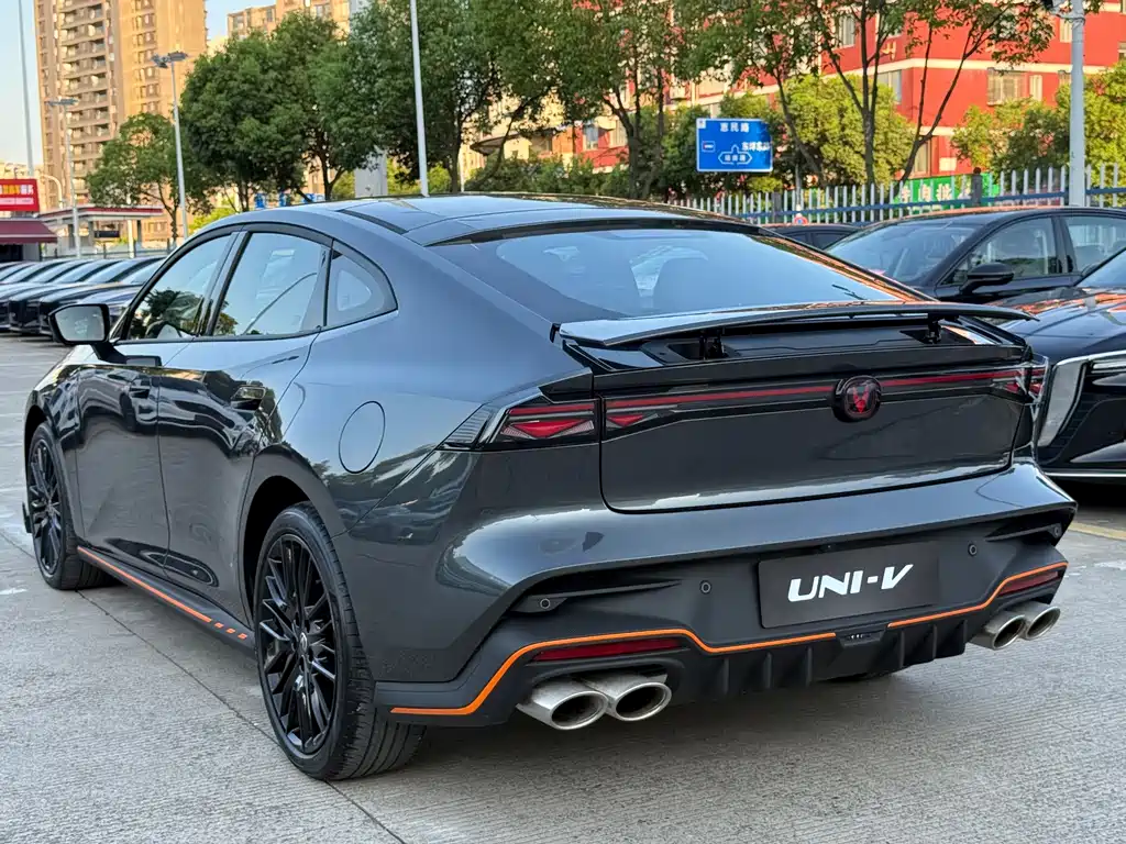 Changan UNI-V 2025 2.0T