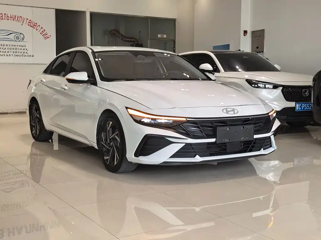 Hyundai Elantra — миниатюра 5