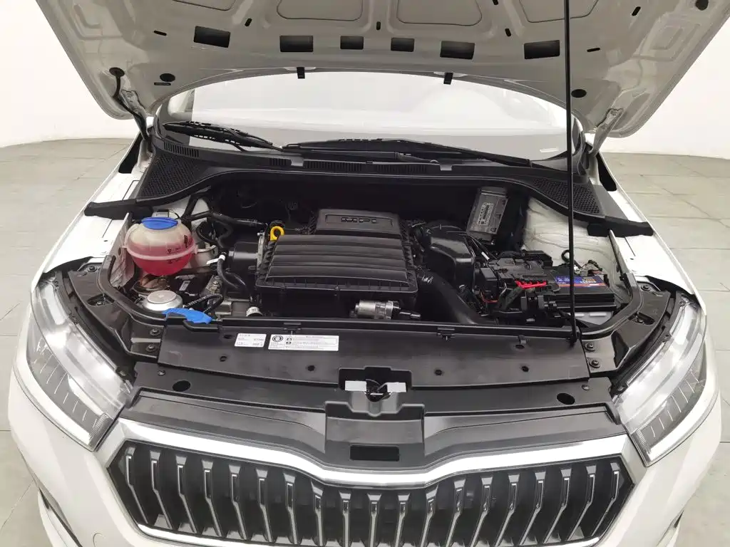 Skoda Rapid — миниатюра 6