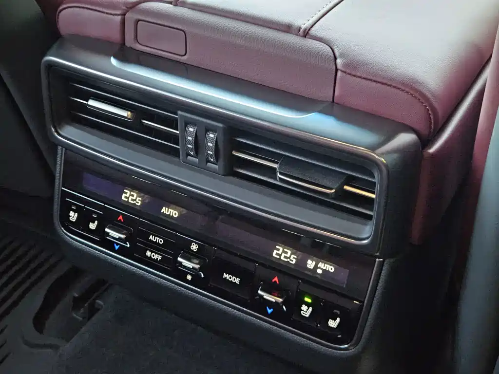 Lexus LX — миниатюра 19