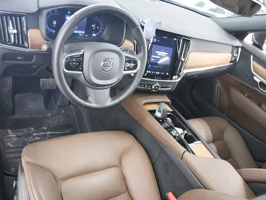Volvo S90 — миниатюра 11