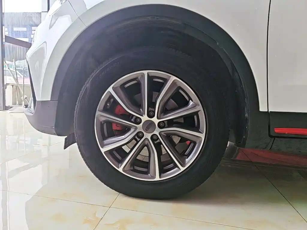 Geely Boyue — миниатюра 23