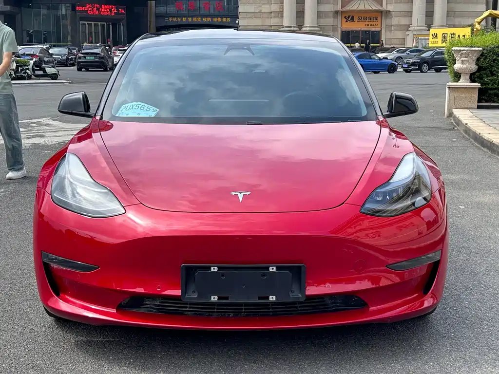 Tesla Model 3 — миниатюра 2
