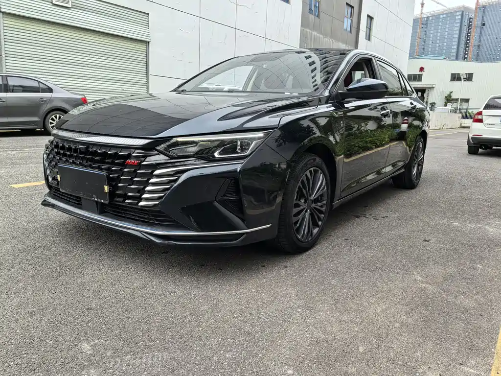 DONGFENG YI HYUN MAX