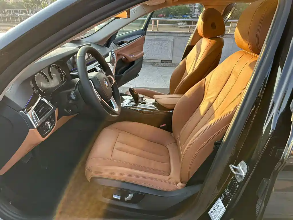 BMW 5 Series — миниатюра 5
