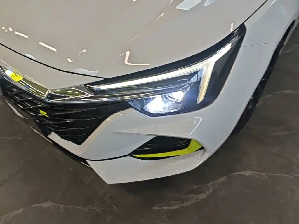 Roewe i6 MAX — миниатюра 24