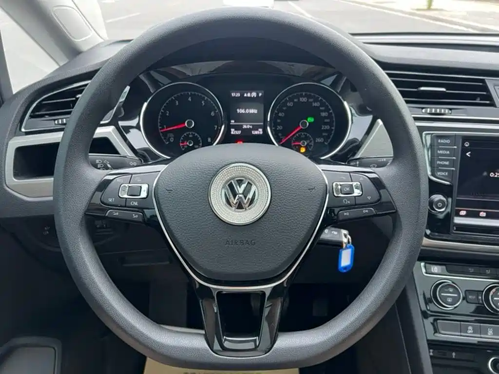 Volkswagen Touran — миниатюра 8