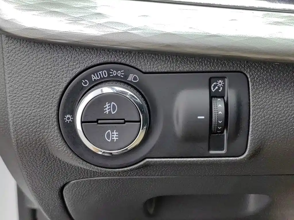 Chevrolet Malibu — миниатюра 21