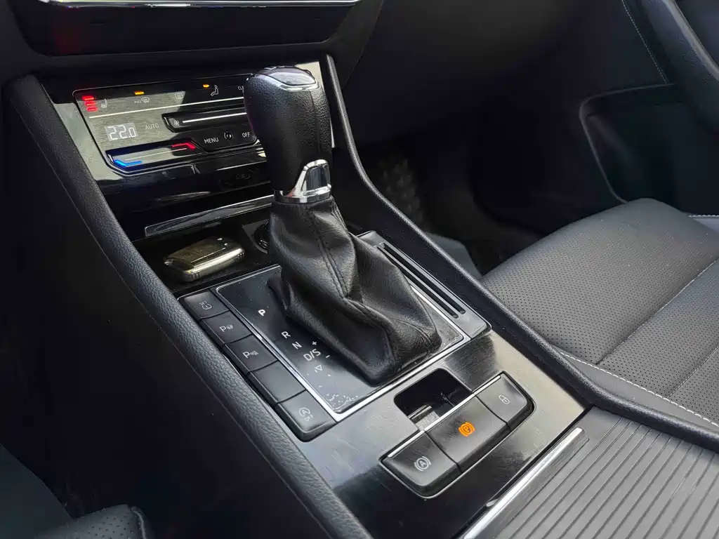 Skoda Superb — миниатюра 12