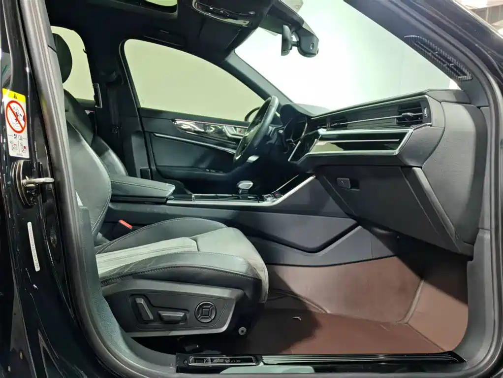 Audi A6L 2020 55 TFSI e quattro