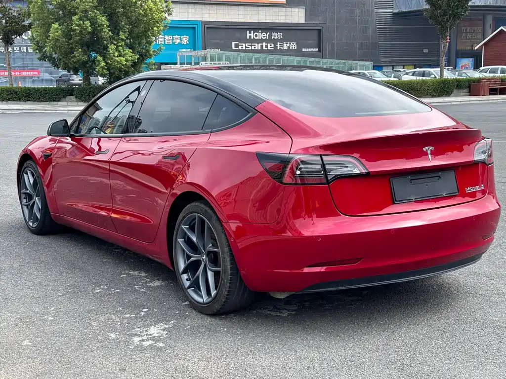 Tesla Model 3 — миниатюра 11