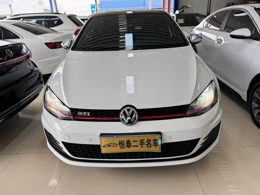 Купить Volkswagen Golf GTI
