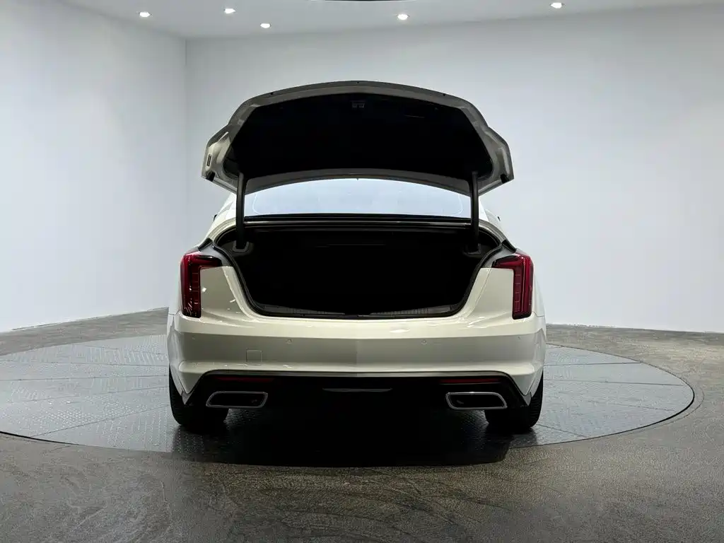 Cadillac CT5 — миниатюра 9