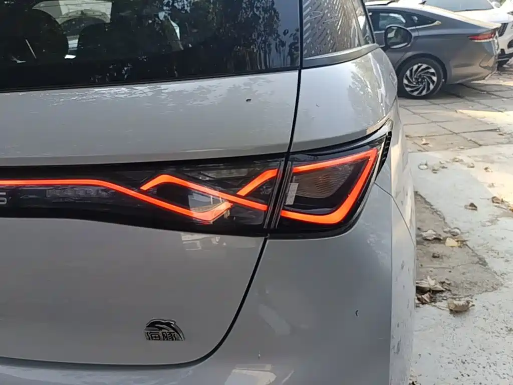BYD Dolphin — миниатюра 8