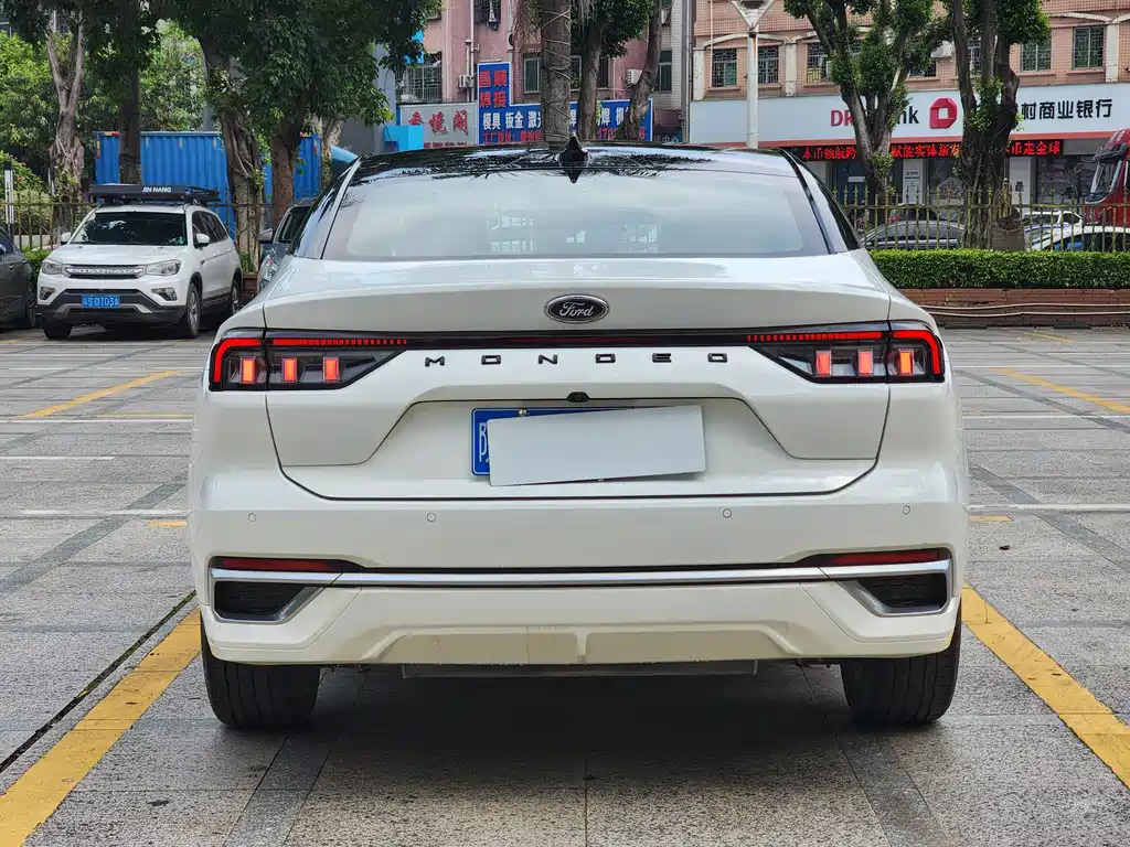 Ford Mondeo — миниатюра 5