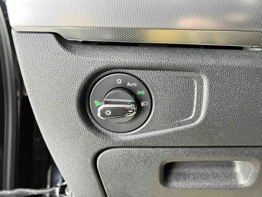Volkswagen Passat 2022 280TSI Elite