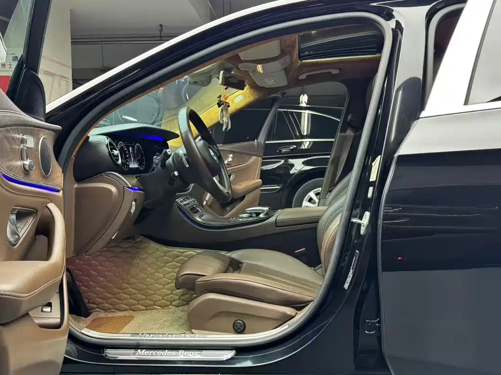 Mercedes-Benz E-Class — миниатюра 13