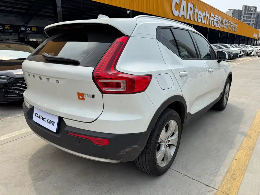 Volvo XC40 — миниатюра 9