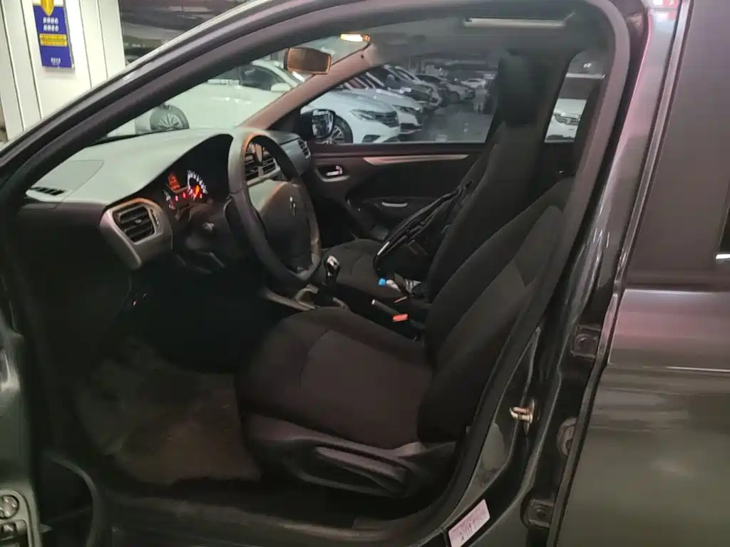 Citroen Elysee — миниатюра 15
