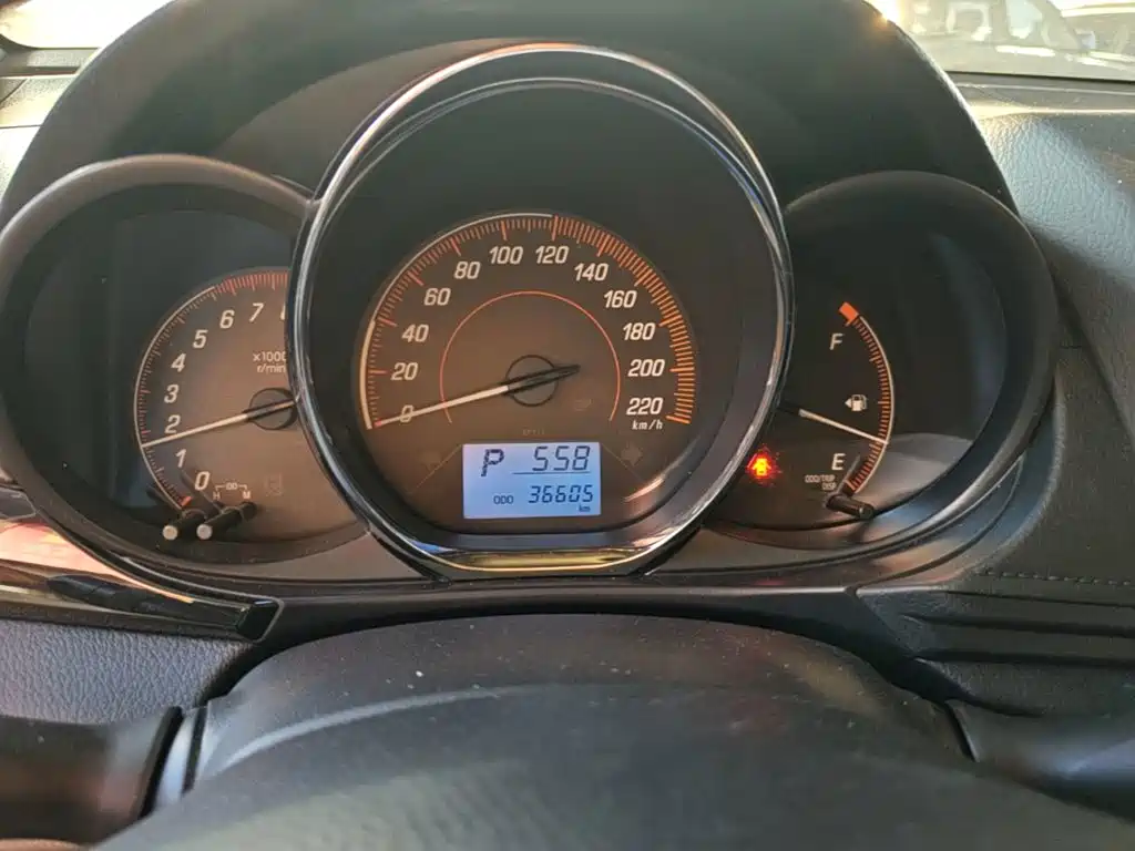Toyota Yaris L — миниатюра 12