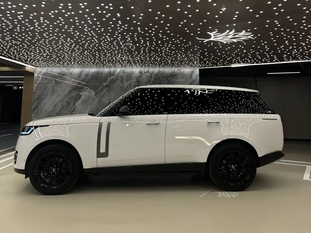 Land Rover Range Rover 2023 3.0 L6 360PS