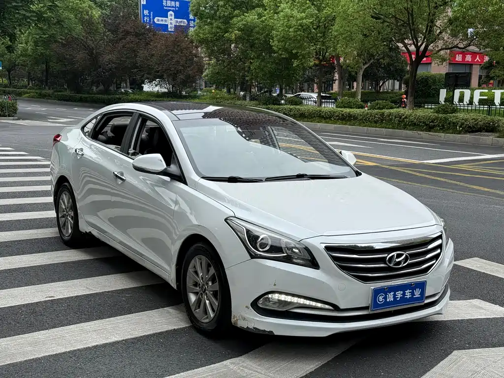 Hyundai Mistra 2014 1.8L AT GLS