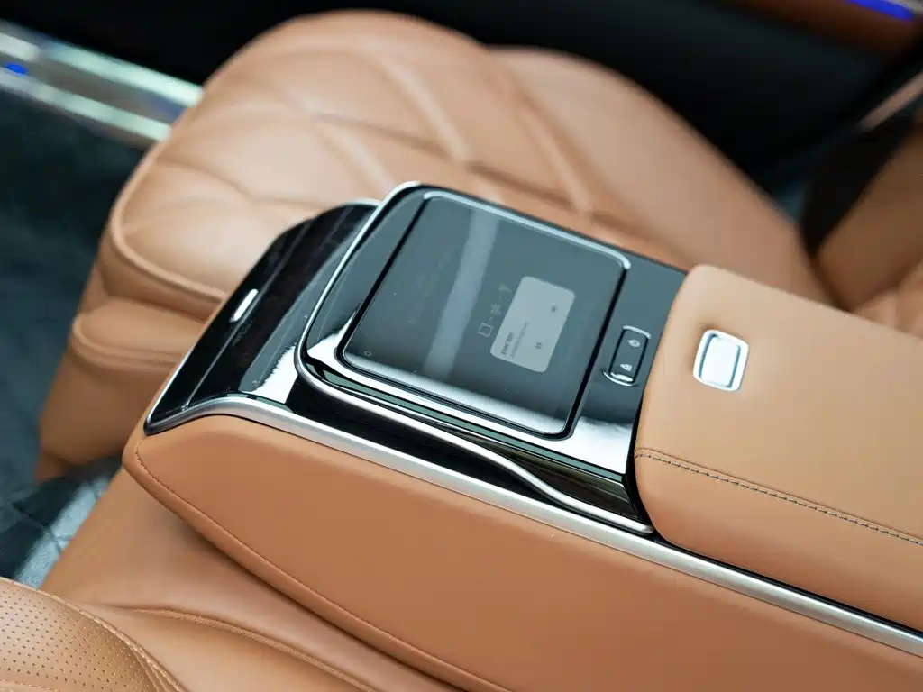 Mercedes-Benz S-Class — миниатюра 12