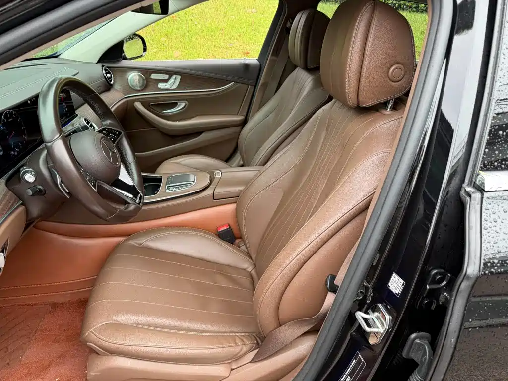 Mercedes-Benz E-Class — миниатюра 8