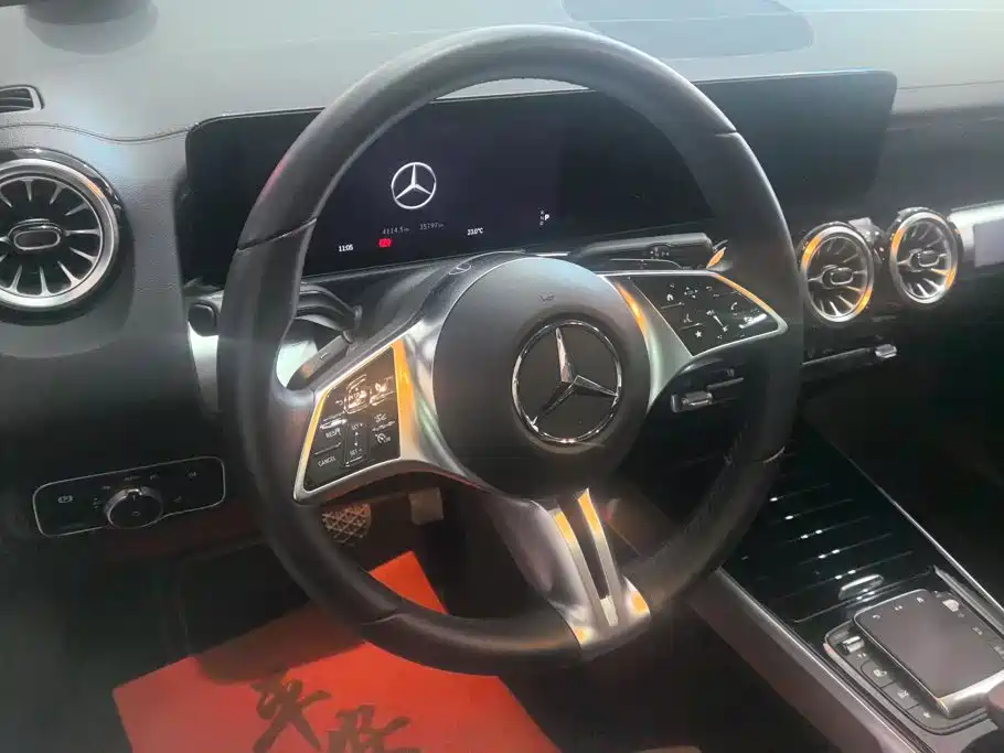 Mercedes-Benz GLB — миниатюра 15