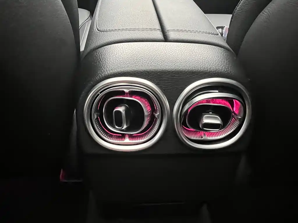 Mercedes-Benz C-Class — миниатюра 17