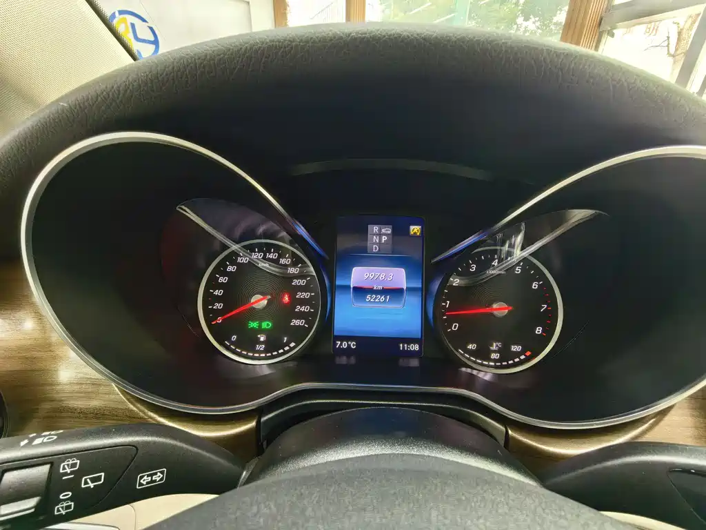 MERCEDES-BENZ V CLASS