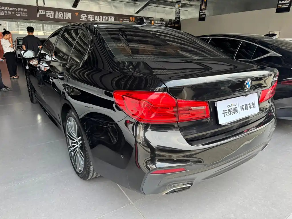 BMW 5 Series — миниатюра 11