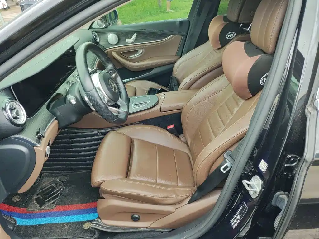 Mercedes-Benz E-Class — миниатюра 8