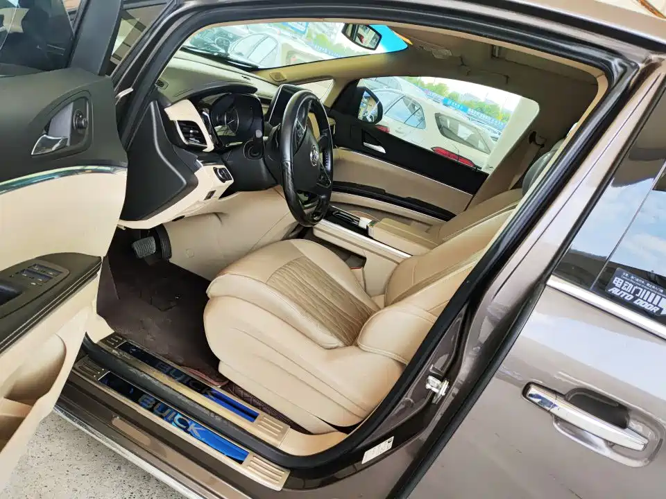 Buick GL8 — миниатюра 3