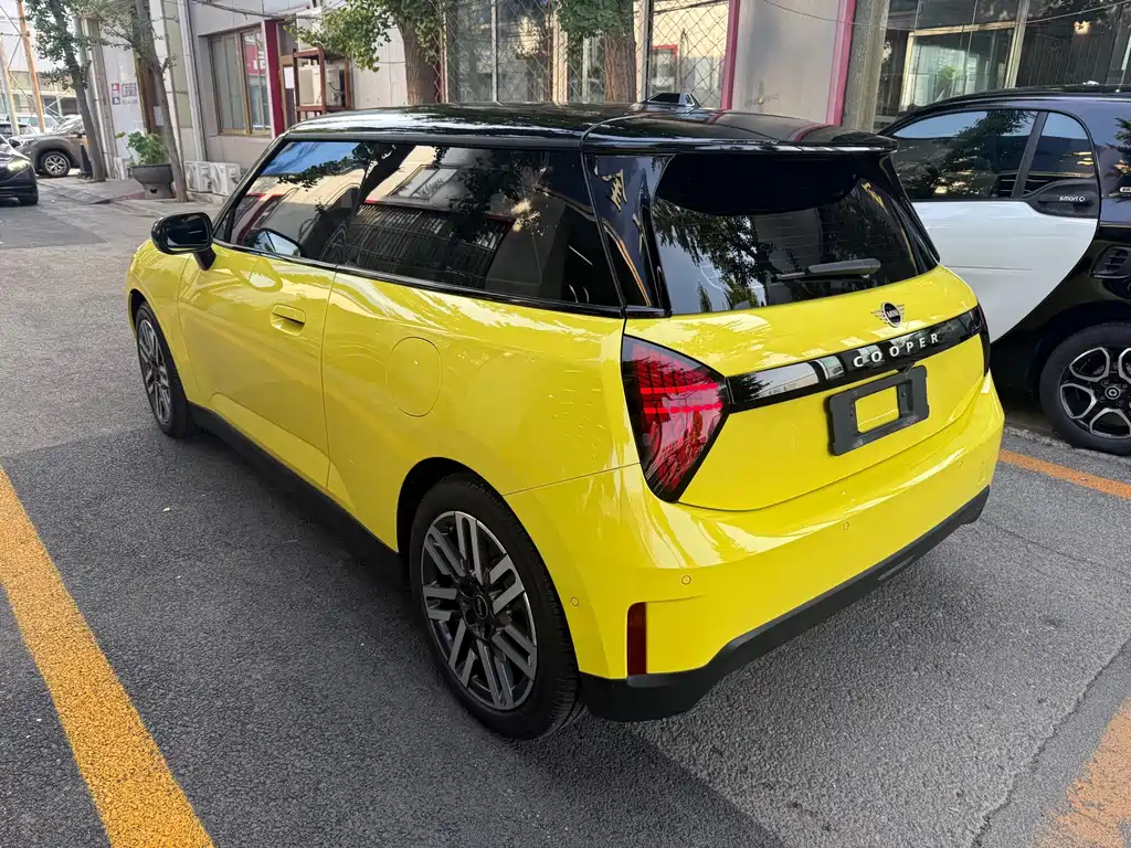 MINI MINI COOPER EV — миниатюра 4