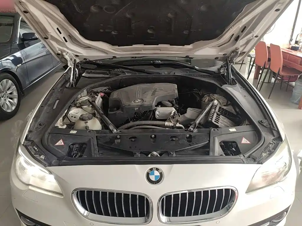 BMW 5 Series — миниатюра 20