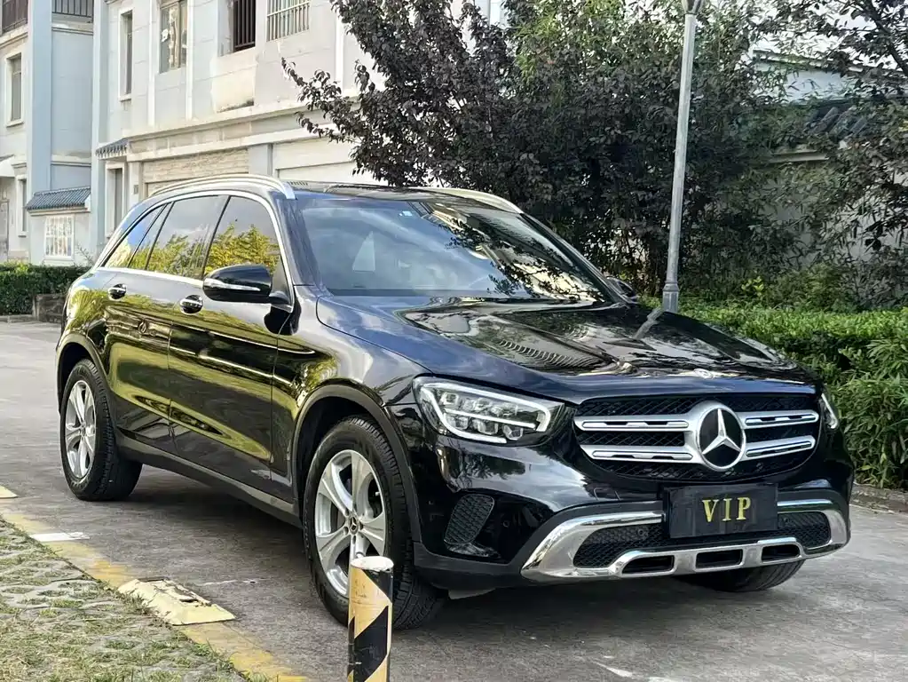 MERCEDES-BENZ GLC