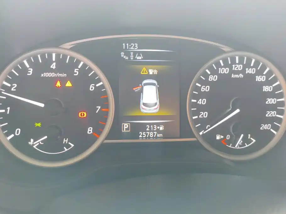Nissan Tiida — миниатюра 14