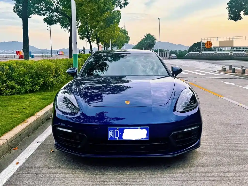 Porsche Panamera — миниатюра 2