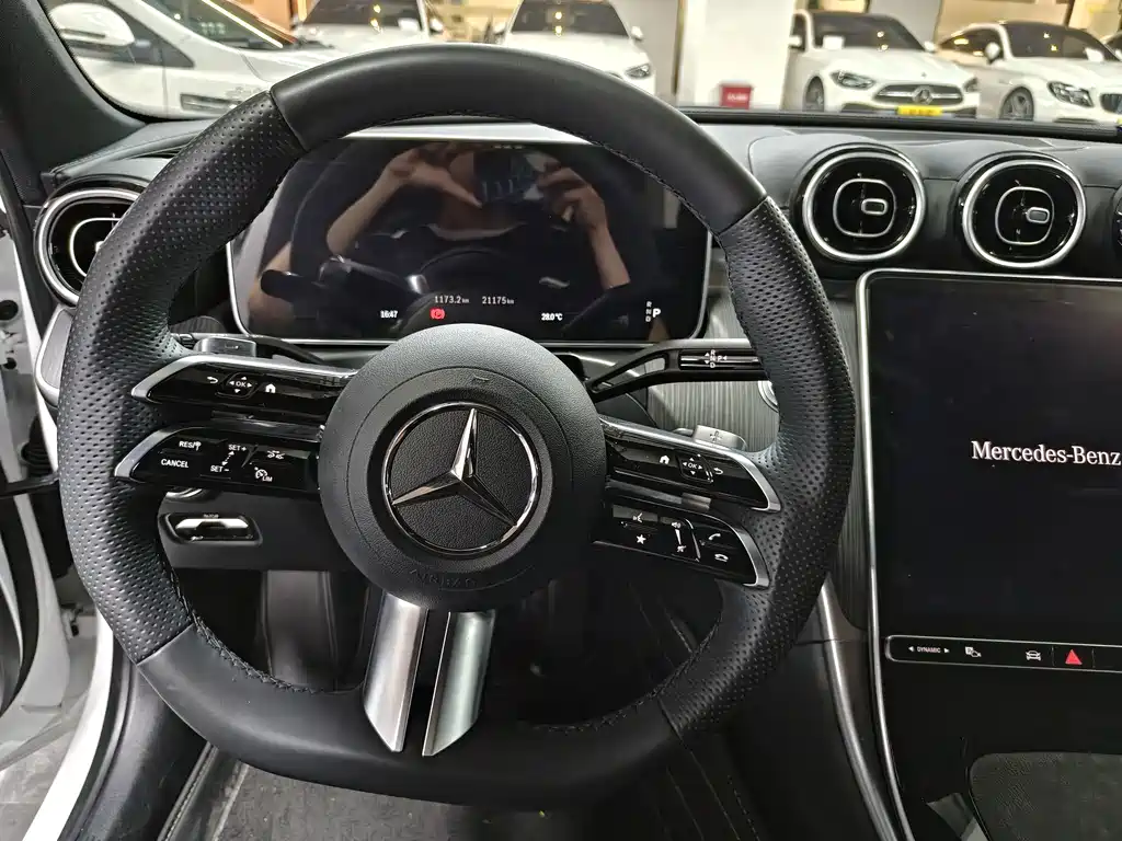 Mercedes-Benz C-Class — миниатюра 6