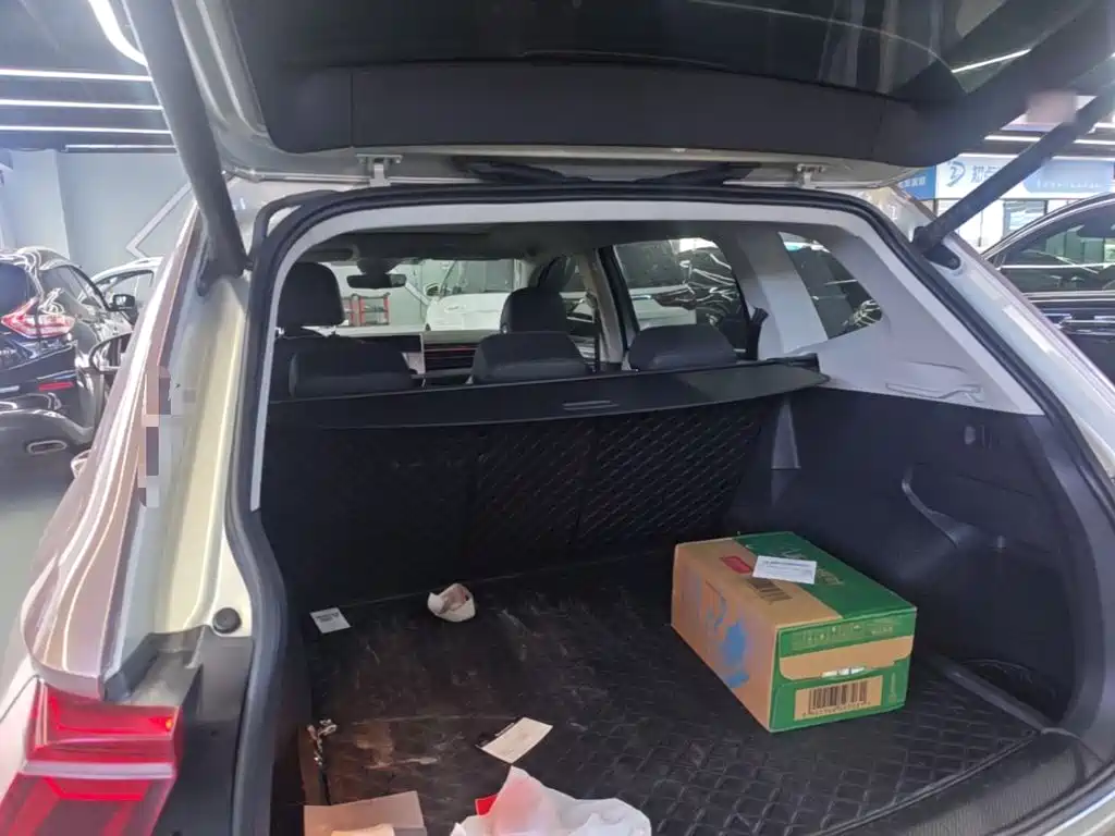 Volkswagen Tiguan L — миниатюра 19
