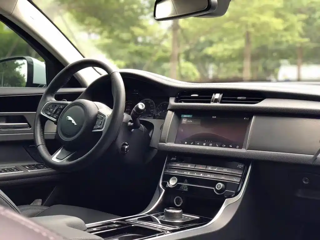 Jaguar XFL 2020 XFL 2.0T P200